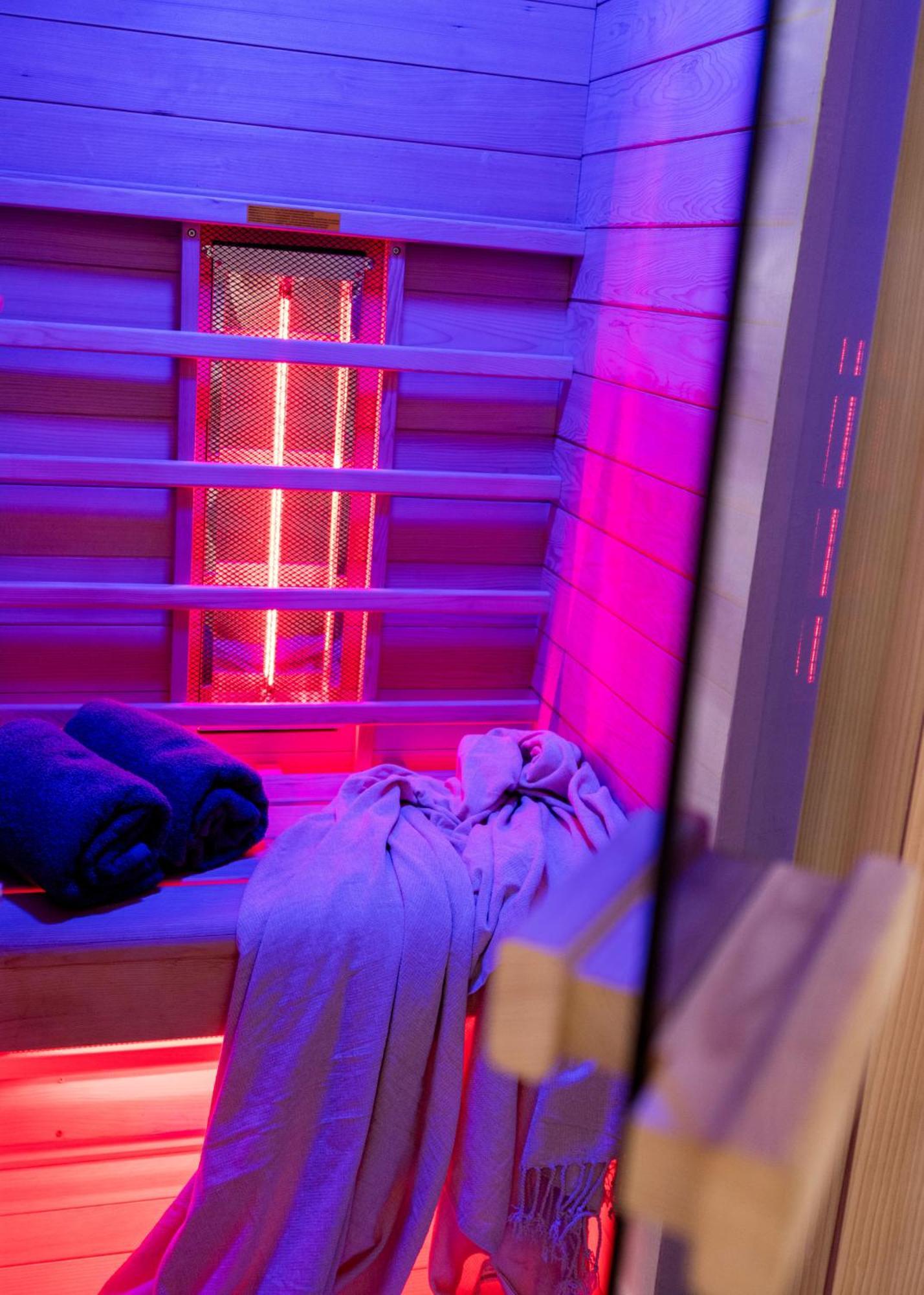 Wellness Retreat With Sauna & Jacuzzi - 1 Min To Opera بودابست المظهر الخارجي الصورة