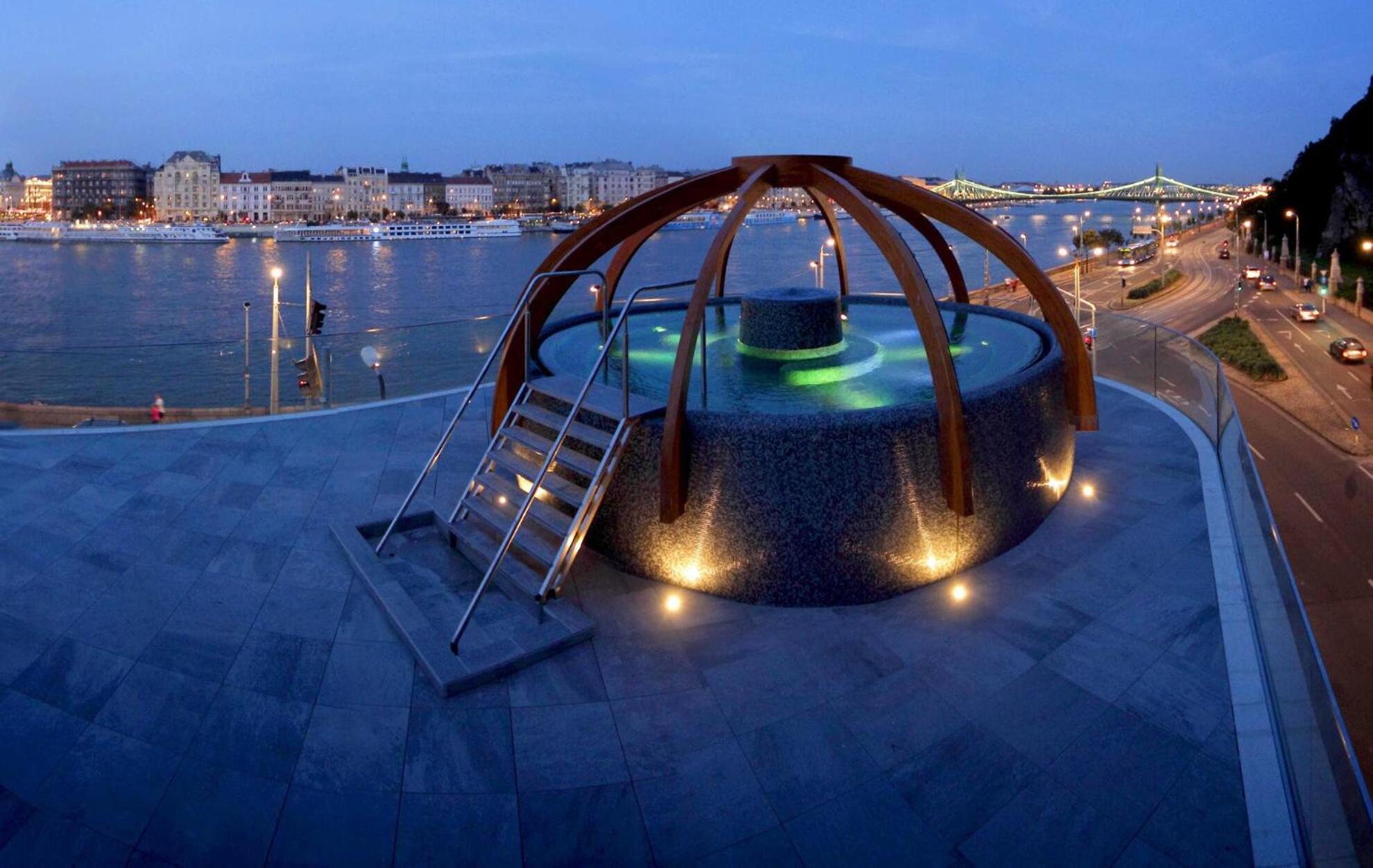 Wellness Retreat With Sauna & Jacuzzi - 1 Min To Opera بودابست المظهر الخارجي الصورة